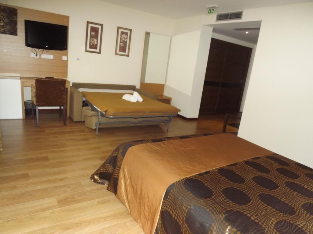 Hotel Do Vale Aguiar da Beira Esterno foto