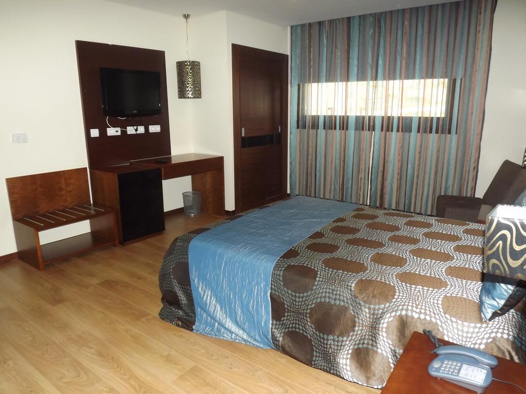 Hotel Do Vale Aguiar da Beira Esterno foto