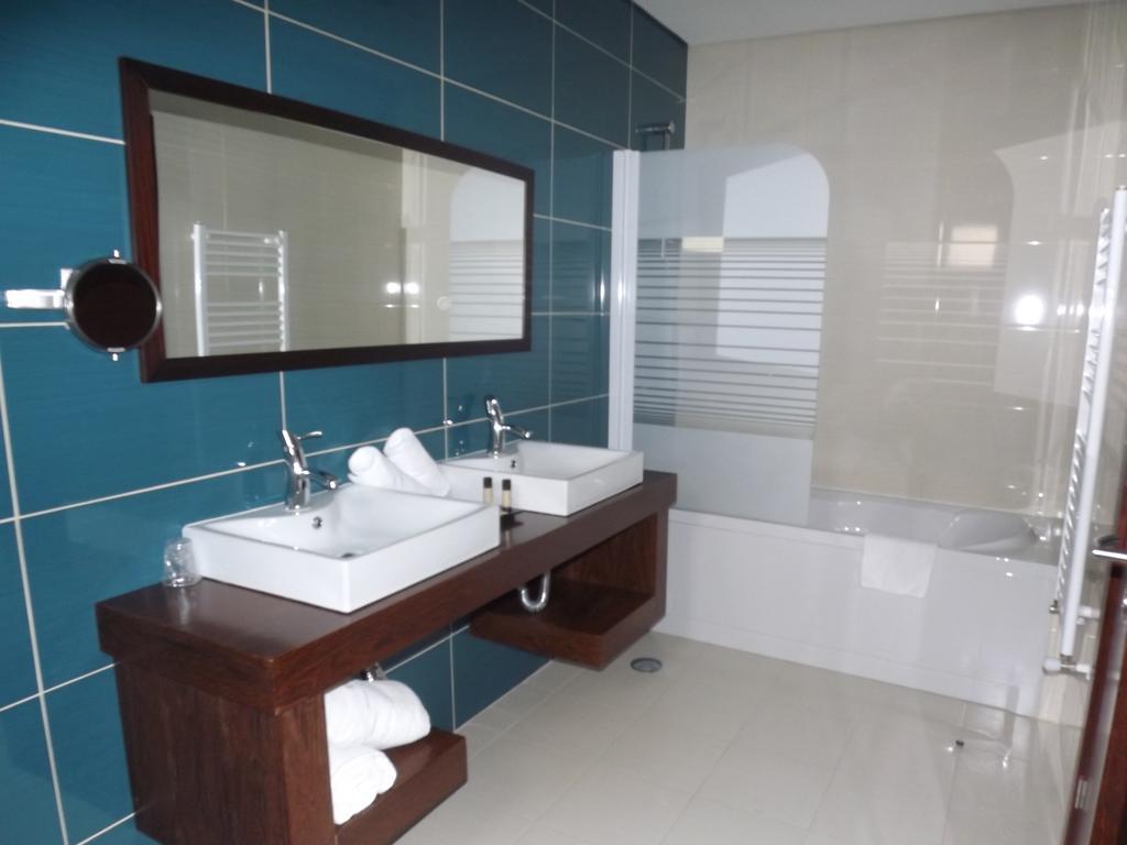 Hotel Do Vale Aguiar da Beira Esterno foto