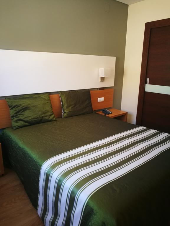 Hotel Do Vale Aguiar da Beira Esterno foto