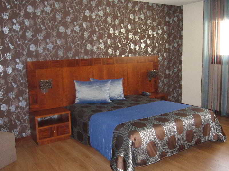 Hotel Do Vale Aguiar da Beira Esterno foto