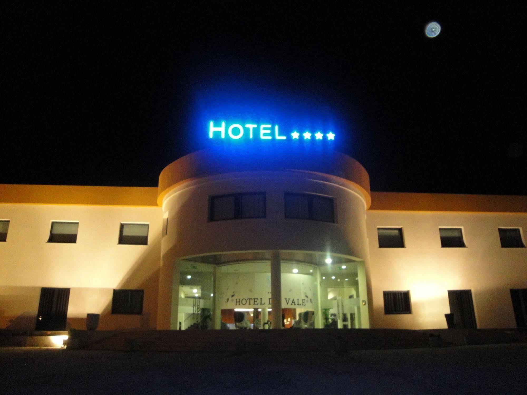 Hotel Do Vale Aguiar da Beira Esterno foto