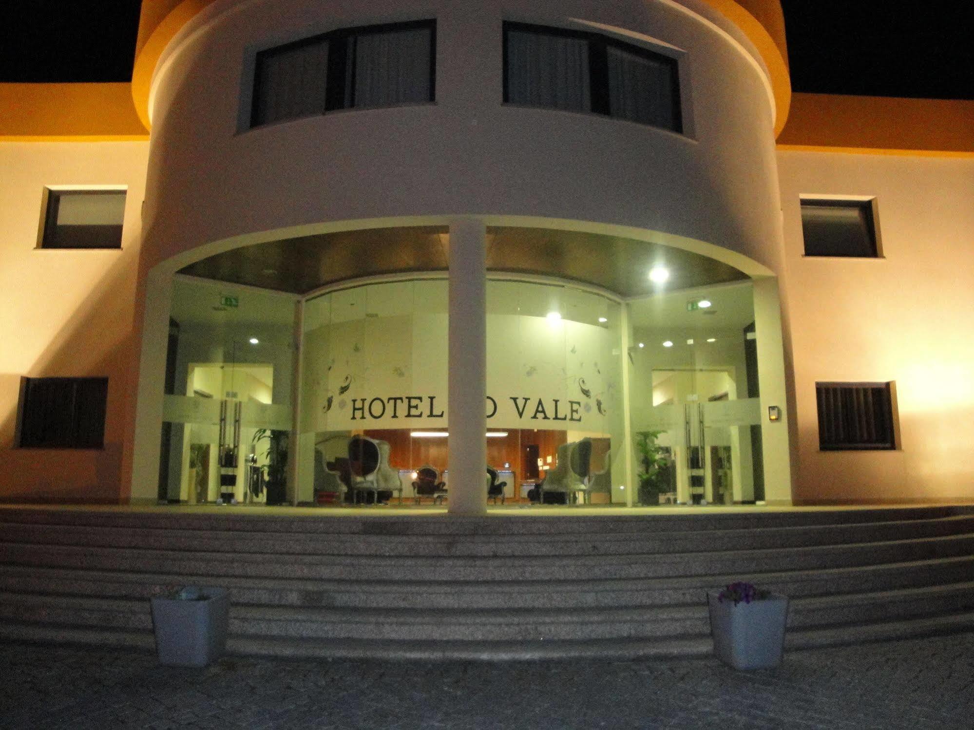 Hotel Do Vale Aguiar da Beira Esterno foto