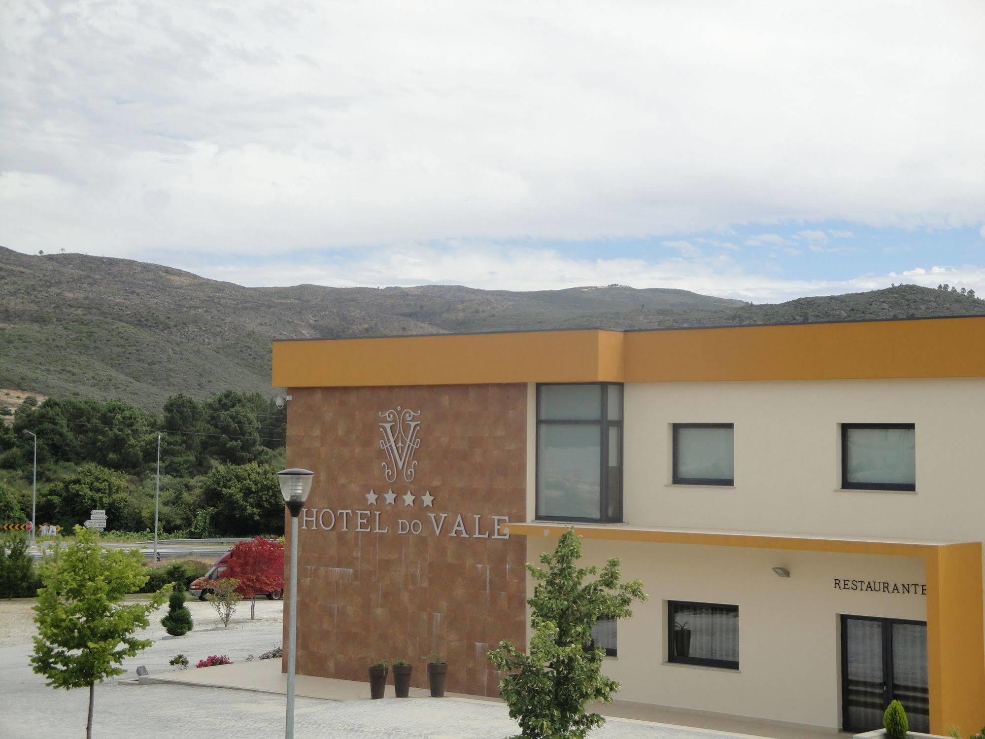 Hotel Do Vale Aguiar da Beira Esterno foto